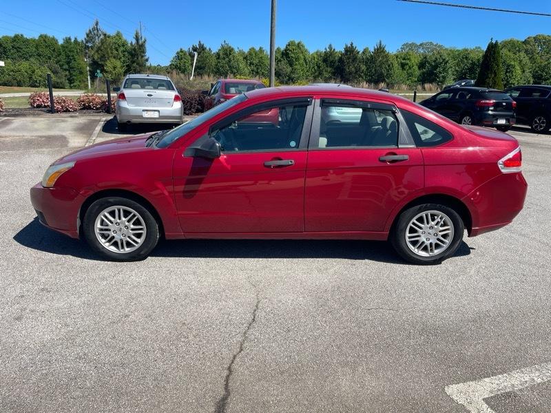 Ford Focus 4dr Sdn SE 2011