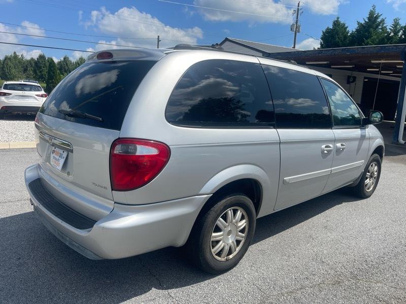 Chrysler Town & Country 4dr LWB Touring FWD 2005