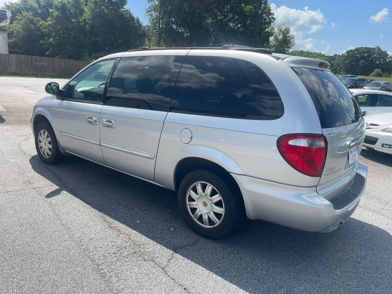 Chrysler Town & Country 4dr LWB Touring FWD 2005