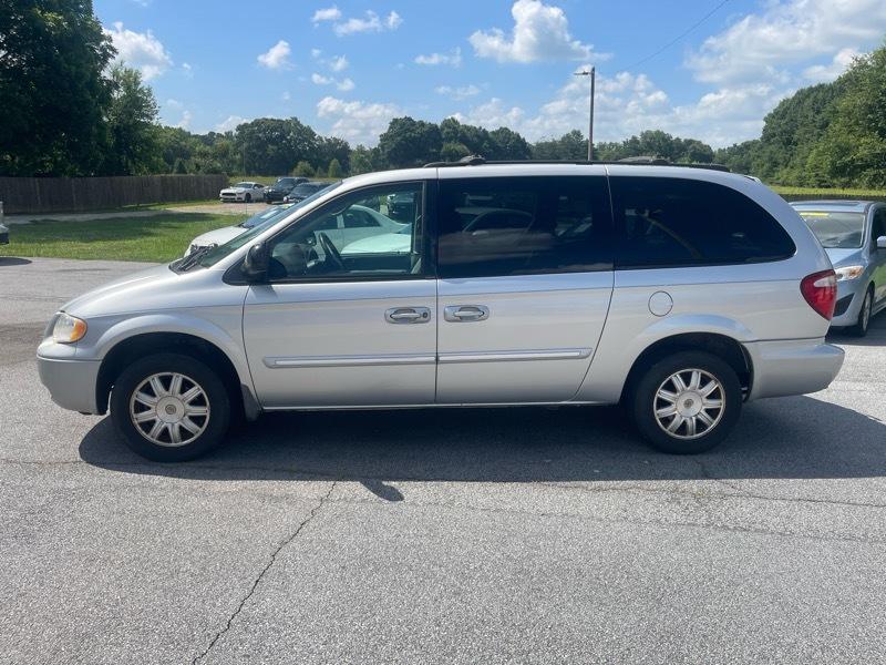 Chrysler Town & Country 4dr LWB Touring FWD 2005