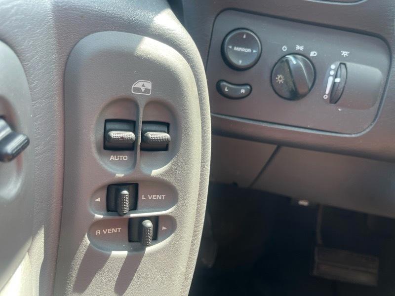 Chrysler Town & Country 4dr LWB Touring FWD 2005