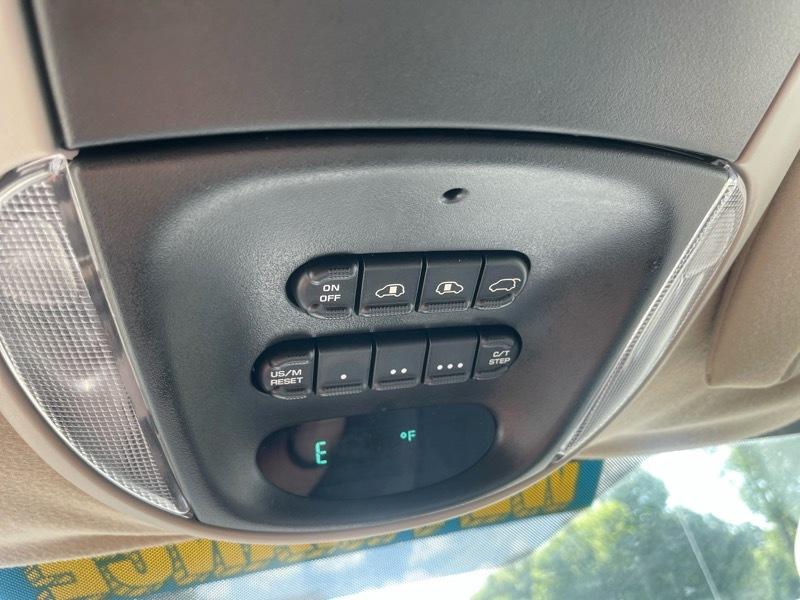 Chrysler Town & Country 4dr LWB Touring FWD 2005