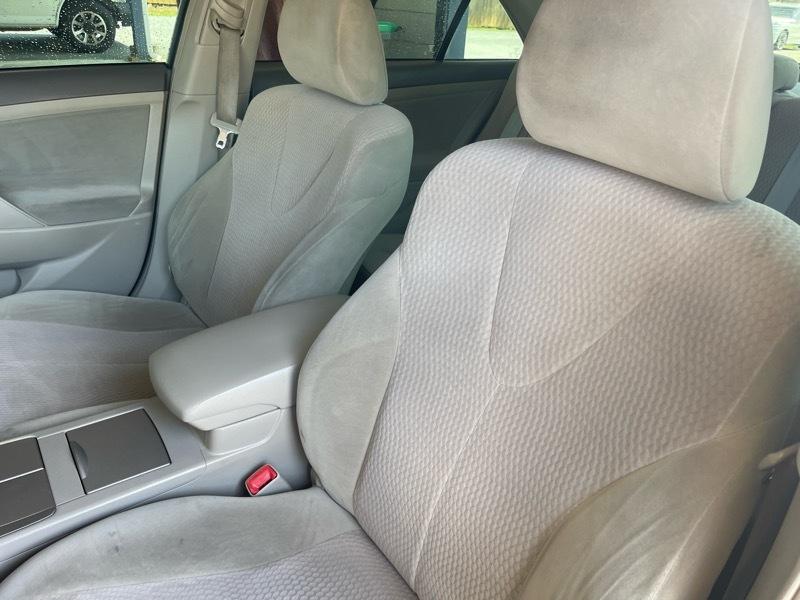 Toyota Camry 4dr Sdn I4 Man (Natl) 2010