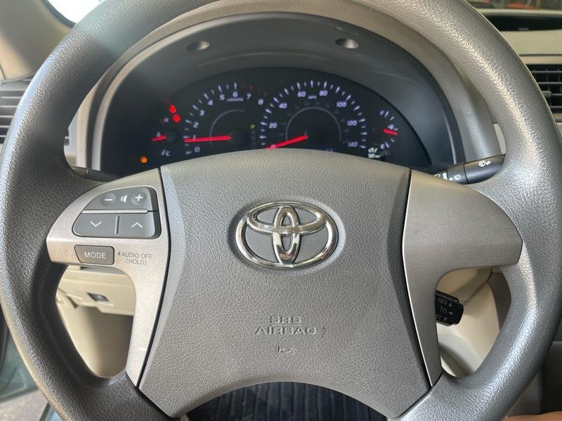 Toyota Camry 4dr Sdn I4 Man (Natl) 2010