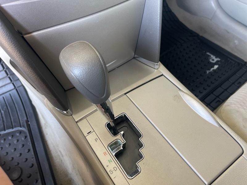 Toyota Camry 4dr Sdn I4 Man (Natl) 2010