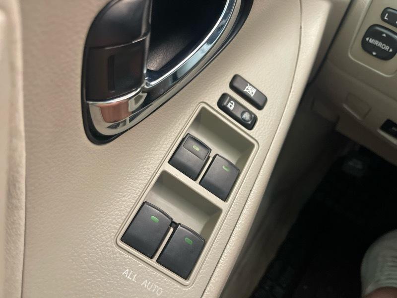 Toyota Camry 4dr Sdn I4 Man (Natl) 2010