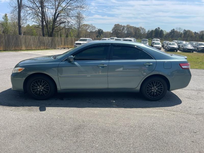 Toyota Camry 4dr Sdn I4 Man (Natl) 2010