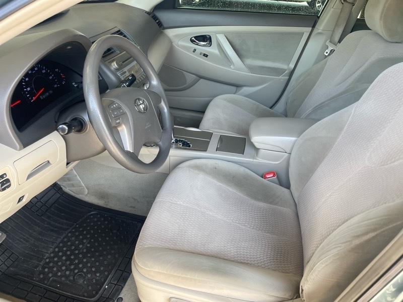 Toyota Camry 4dr Sdn I4 Man (Natl) 2010