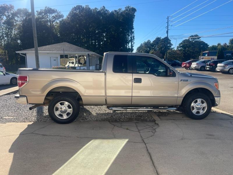 Ford F-150 2WD SuperCab 145" XLT 2011