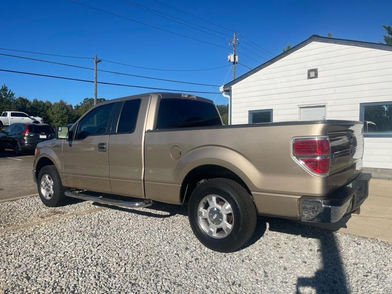 Ford F-150 2WD SuperCab 145" XLT 2011