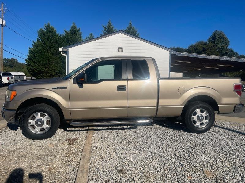 Ford F-150 2WD SuperCab 145" XLT 2011