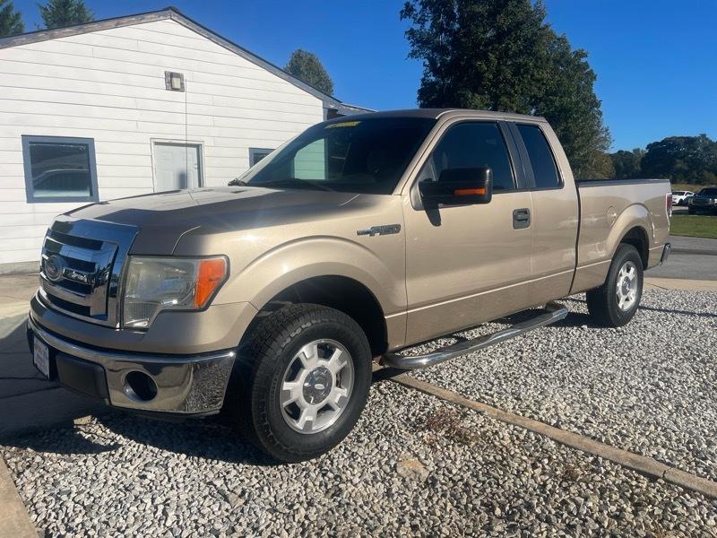 Ford F-150 2WD SuperCab 145" XLT 2011