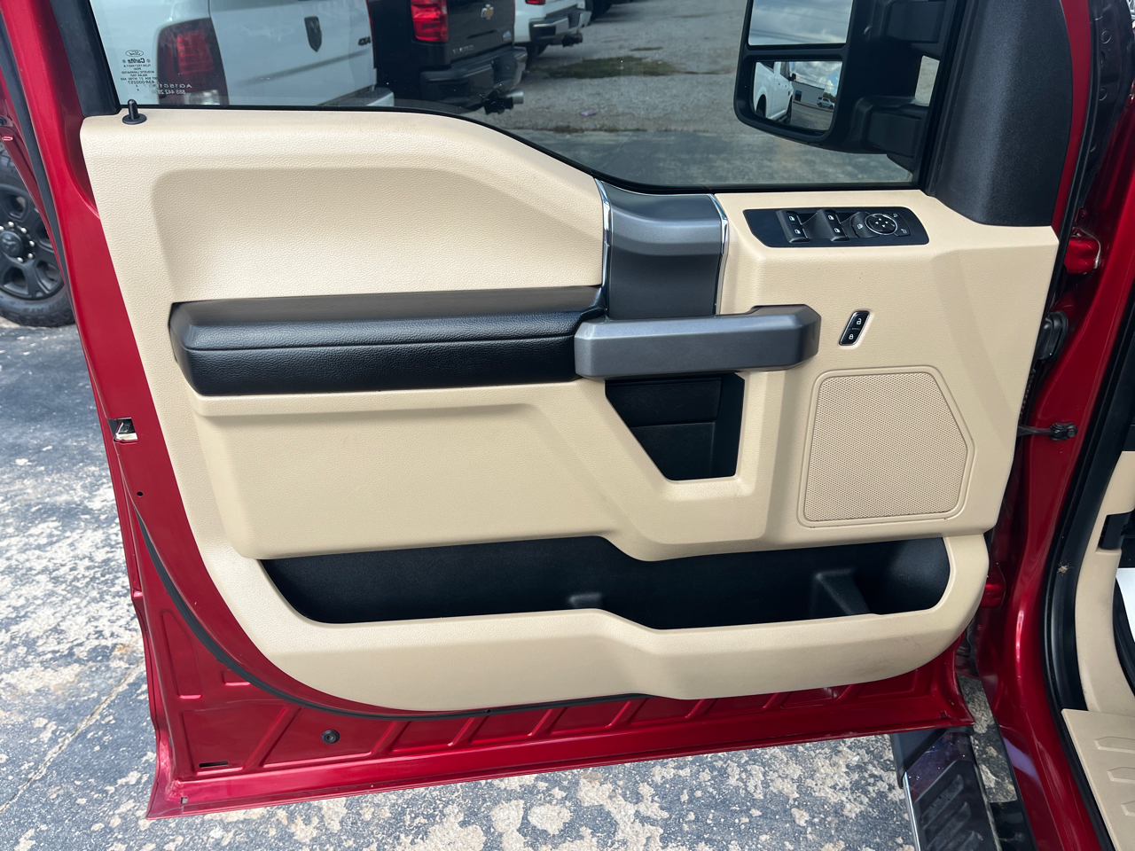 Ford F-150 4WD SuperCrew 145" XLT 2015 Ford F-150 4WD SuperCrew 145" XLT 2015