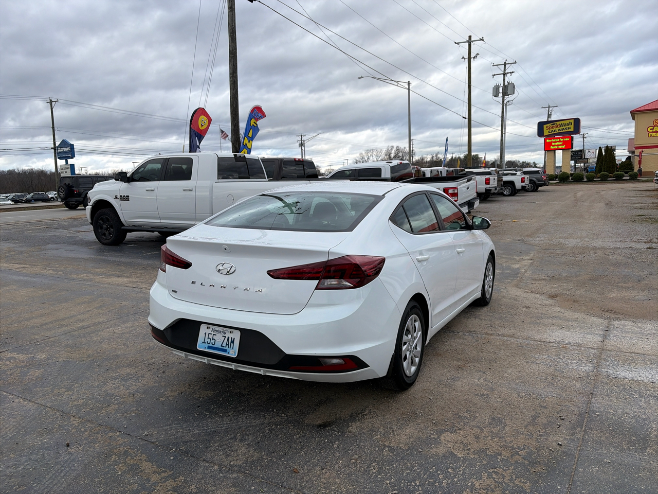 2019 Hyundai Elantra SE photo 2