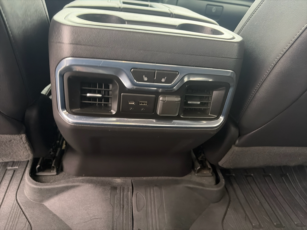 GMC Sierra 1500 4WD Crew Cab 147" SLT 2020