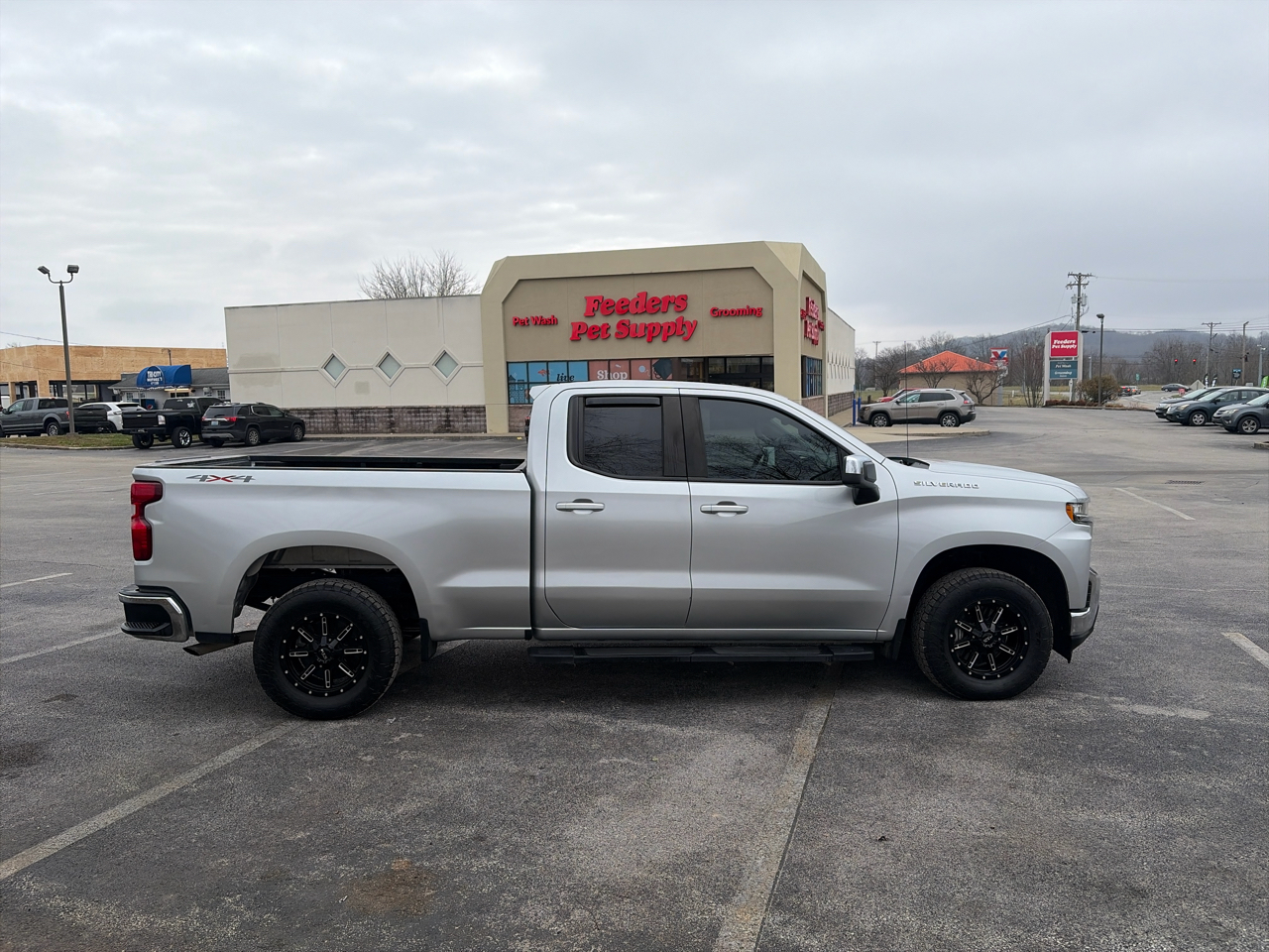Chevrolet Silverado 1500 4WD Double Cab 147" LT 2020