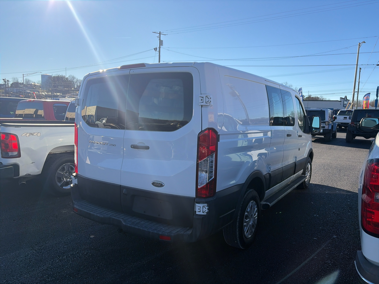 Ford Transit Van T-250 130" Low Rf 9000 GVWR Swing-Out RH Dr 2018