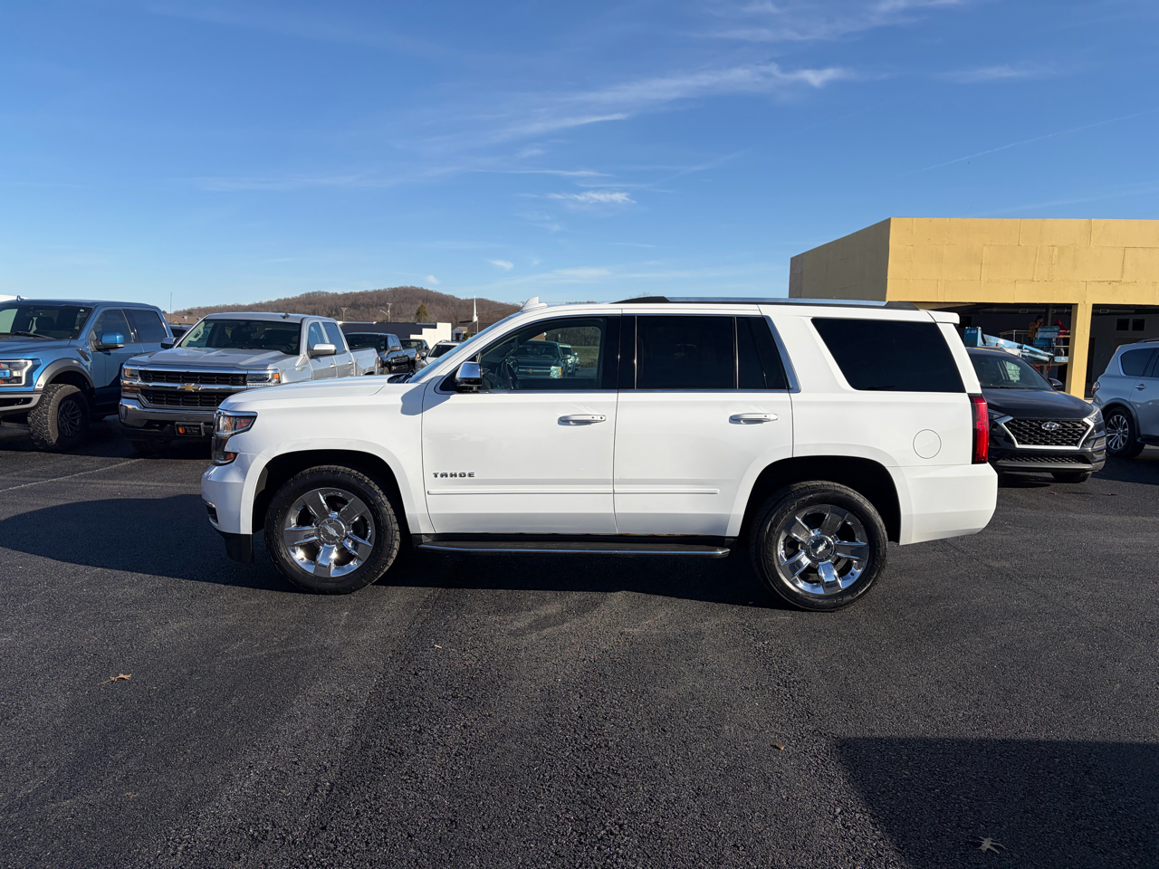 Chevrolet Tahoe 4WD 4dr Premier 2017