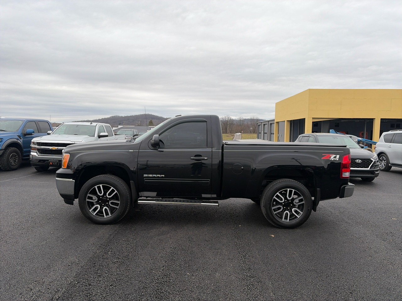 GMC Sierra 1500 4WD Reg Cab 119.0" SLE 2012