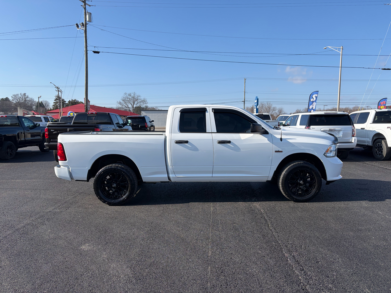 RAM 1500 4WD Quad Cab 140.5" Express 2016