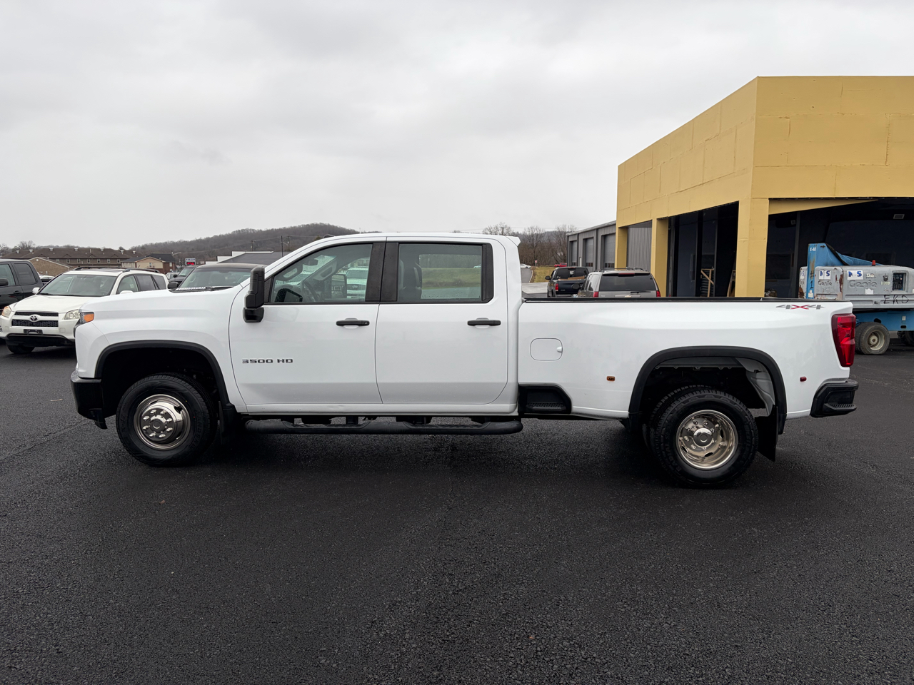 Chevrolet Silverado 3500HD 4WD Crew Cab 172" Work Truck 2020