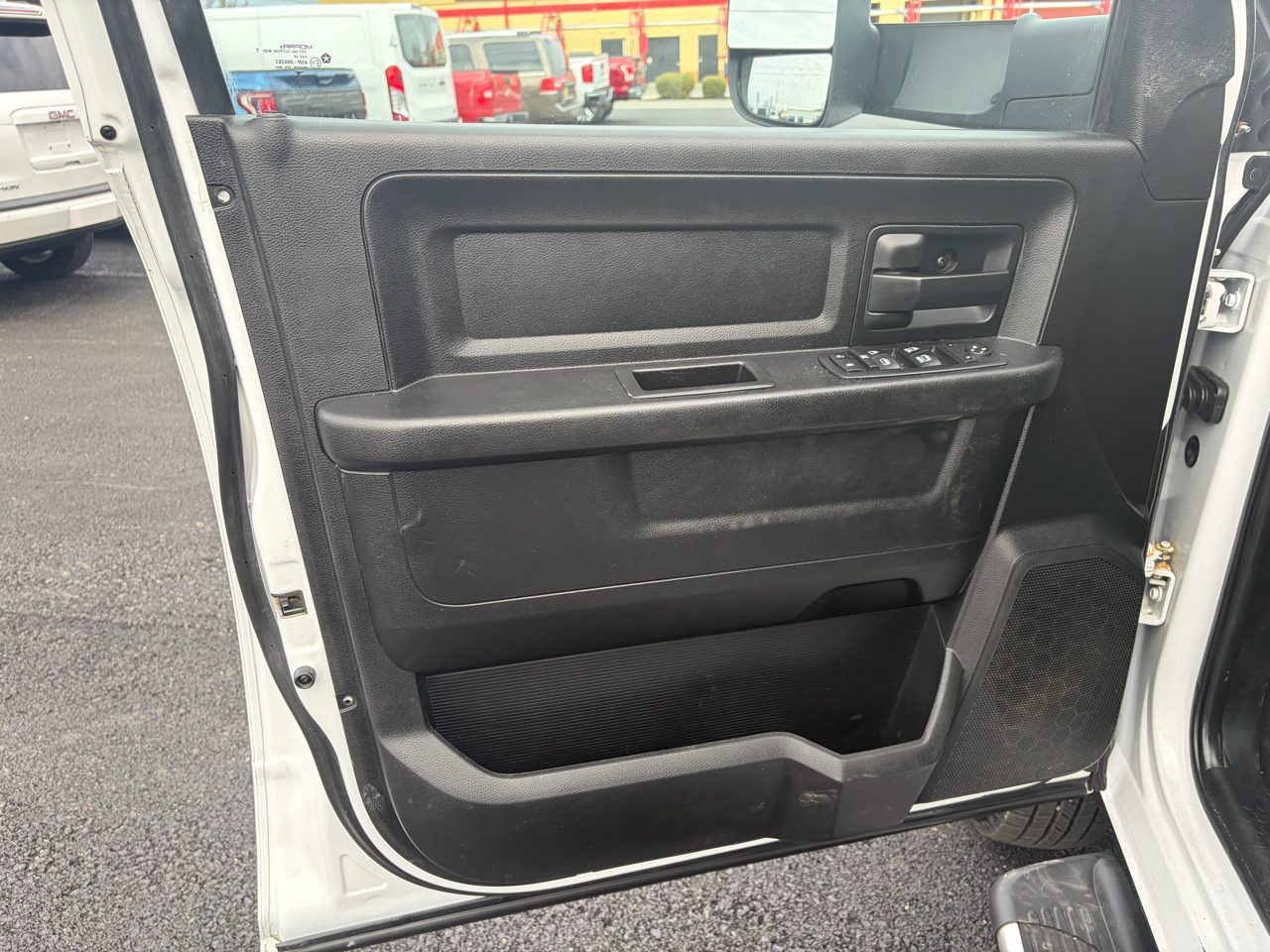 RAM 3500 Tradesman 4x4 Crew Cab 8' Box 2018