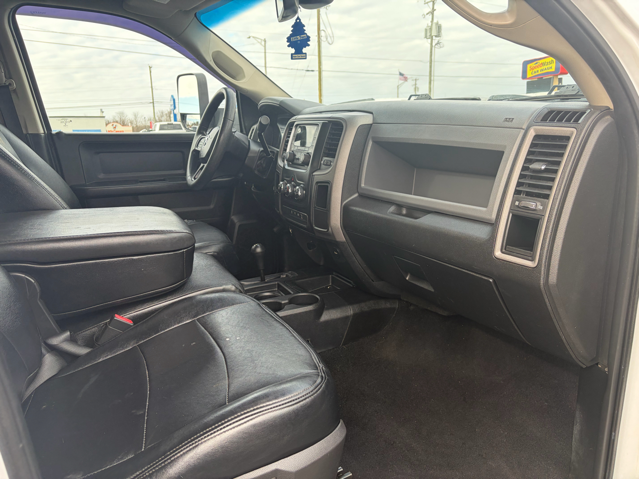 RAM 3500 Tradesman 4x4 Crew Cab 8' Box 2018