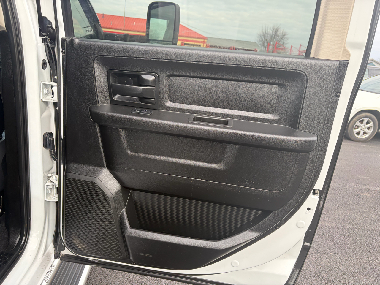 RAM 3500 Tradesman 4x4 Crew Cab 8' Box 2018