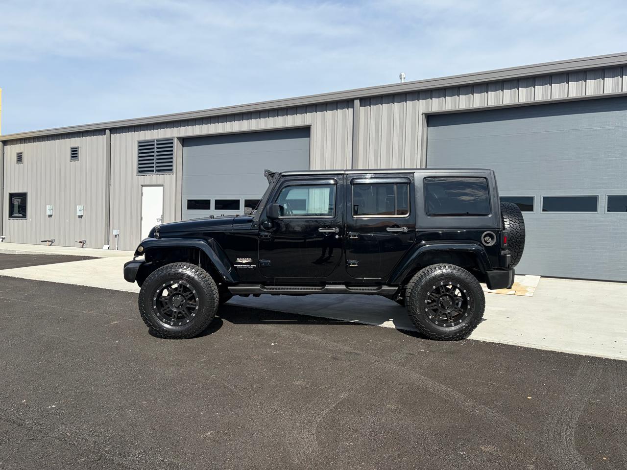 Jeep Wrangler Unlimited 4WD 4dr Sahara 2012