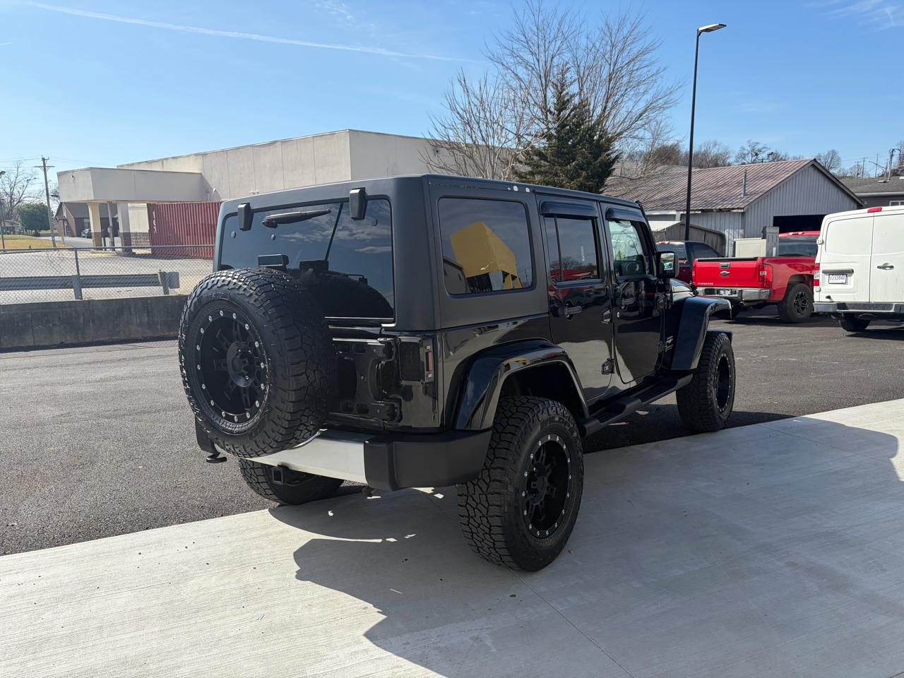 Jeep Wrangler Unlimited 4WD 4dr Sahara 2012