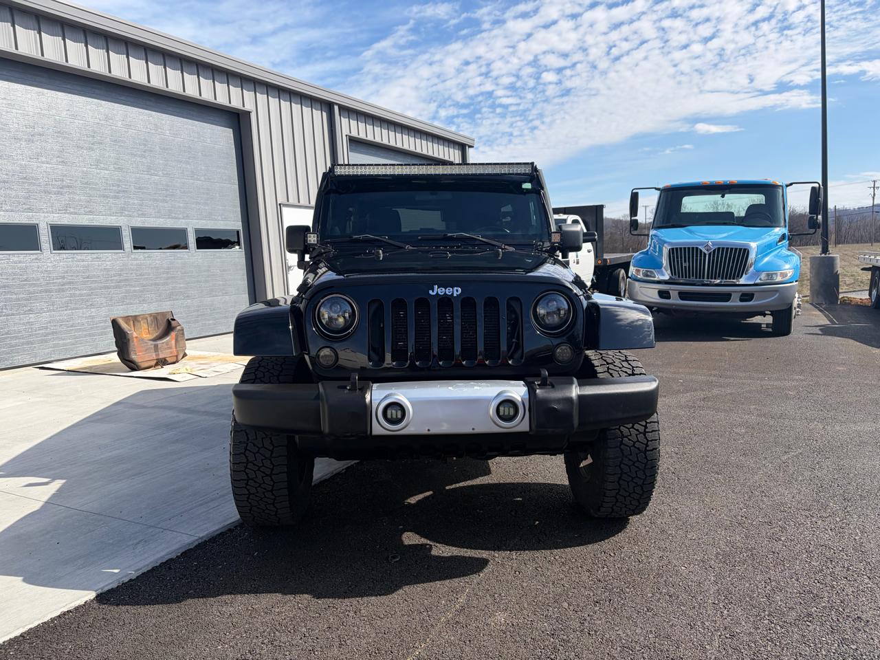 Jeep Wrangler Unlimited 4WD 4dr Sahara 2012