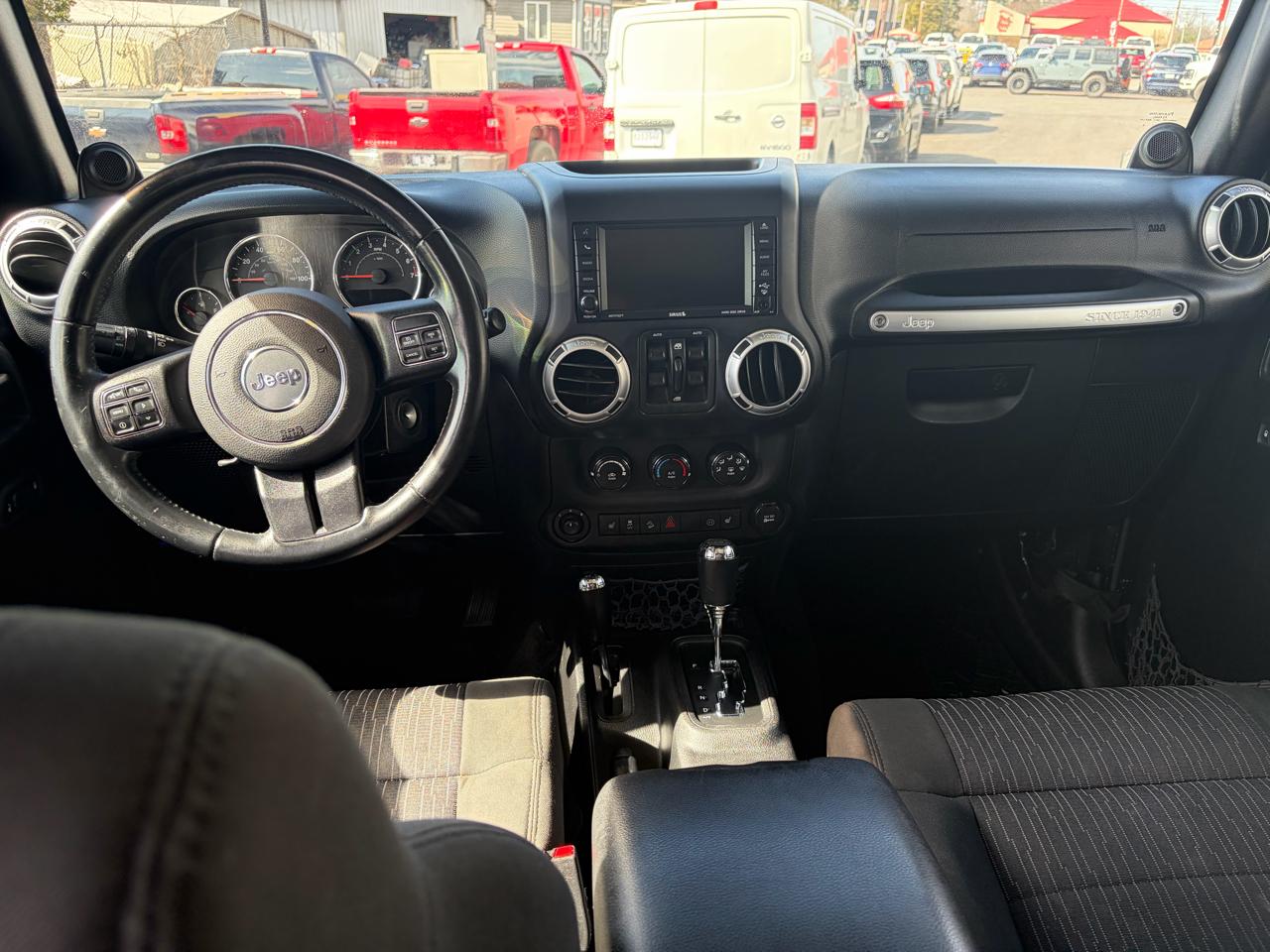 Jeep Wrangler Unlimited 4WD 4dr Sahara 2012