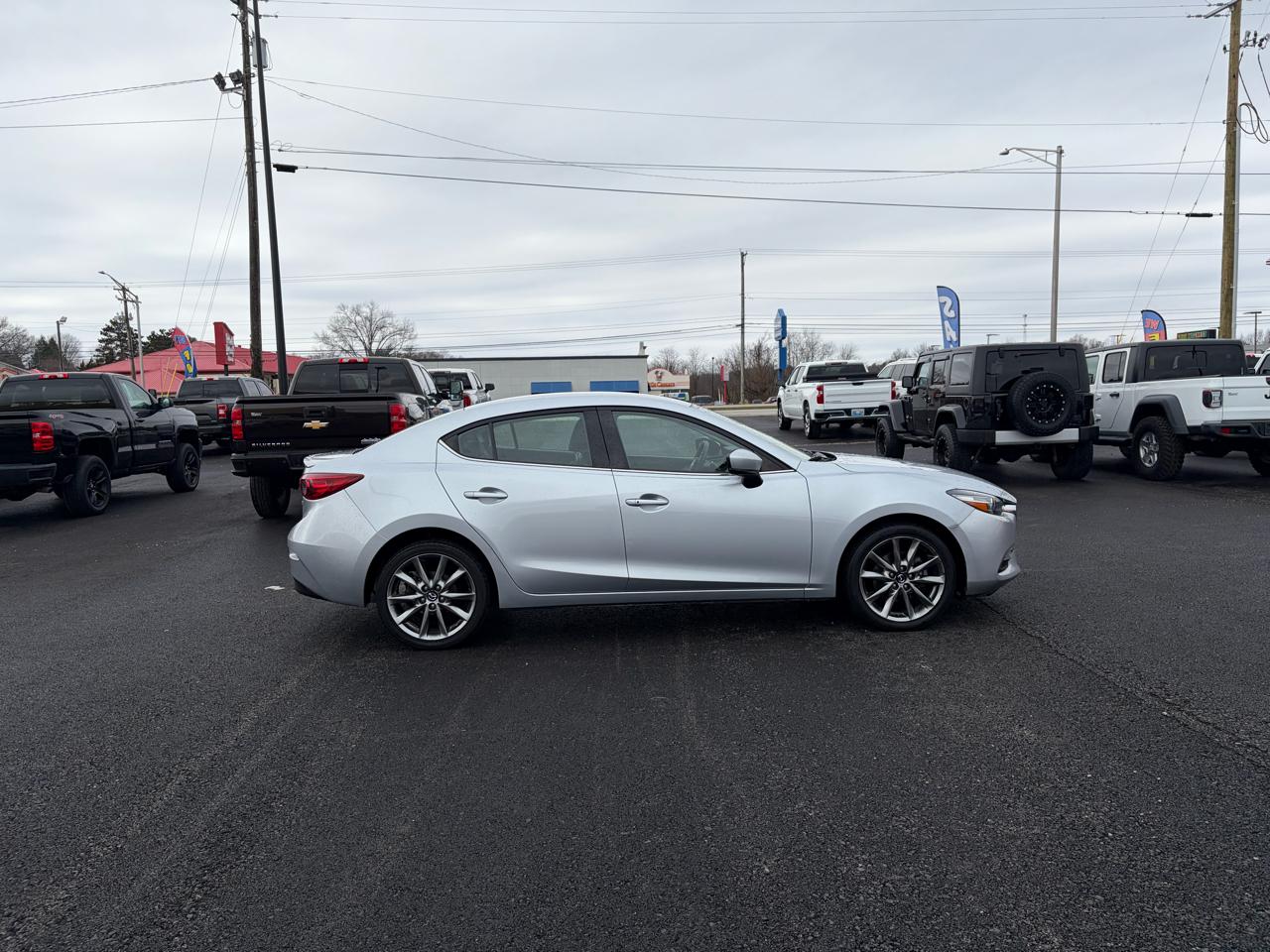 Mazda Mazda3 4-Door Touring Auto 2018