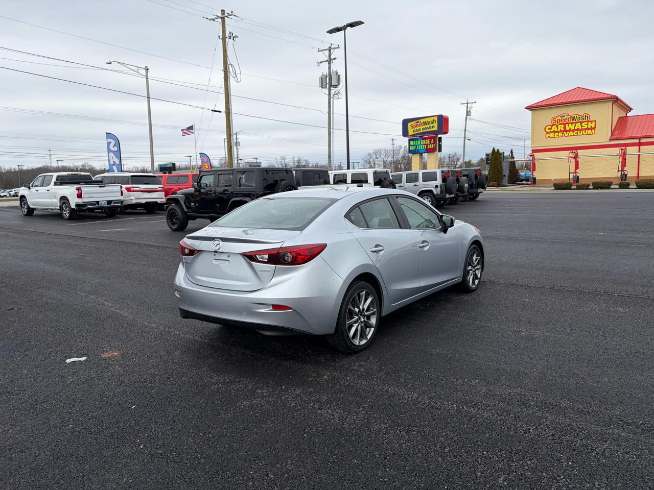 Mazda Mazda3 4-Door Touring Auto 2018