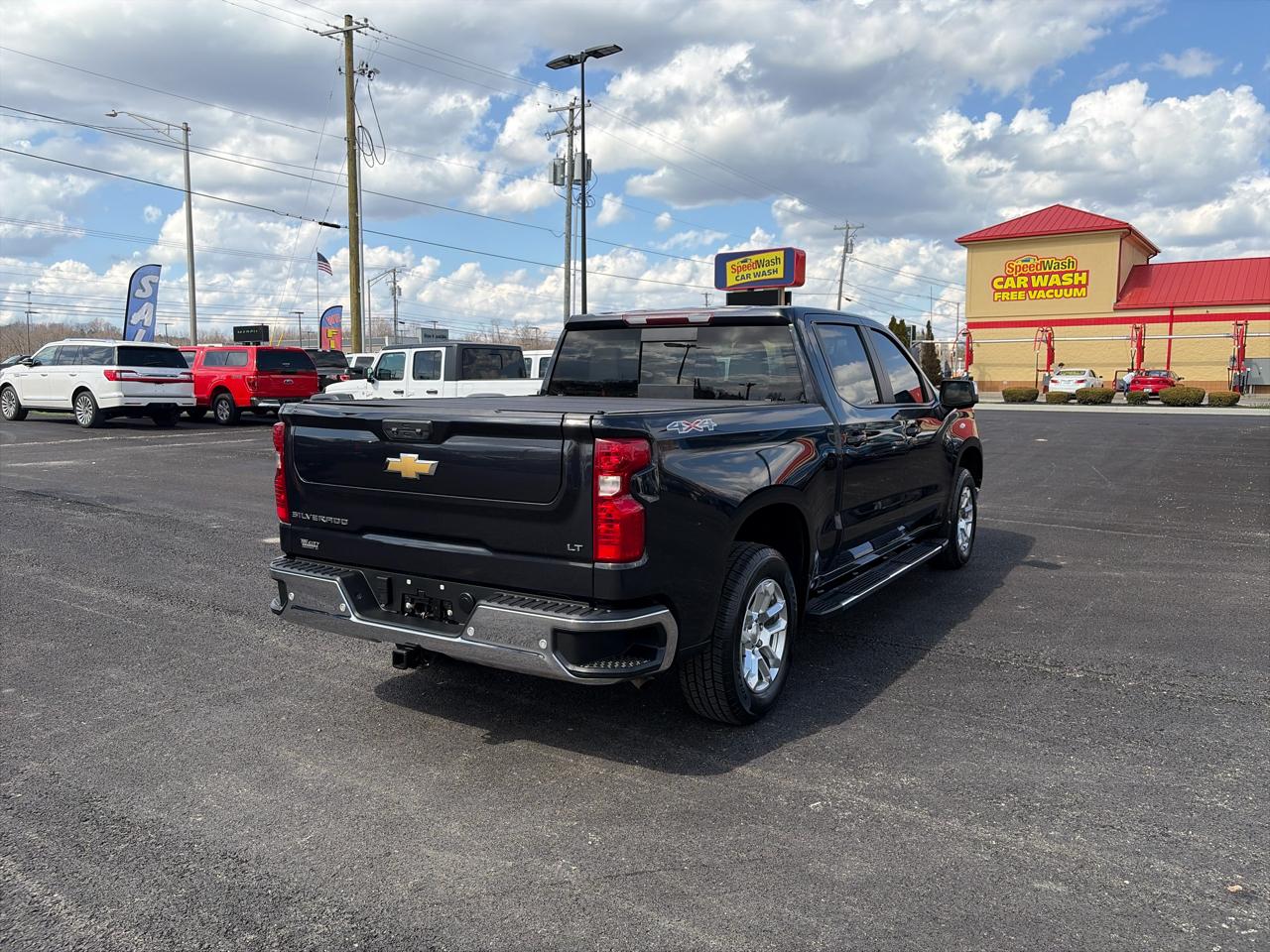 Chevrolet Silverado 1500 4WD Crew Cab 147" LT w/1LT 2023