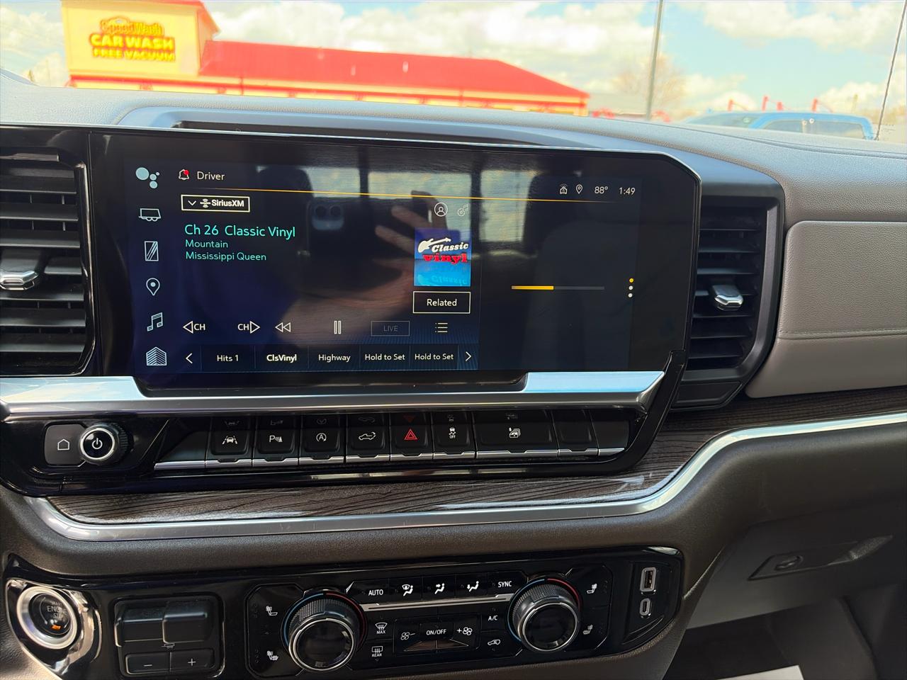 Chevrolet Silverado 1500 4WD Crew Cab 147" LT w/1LT 2023