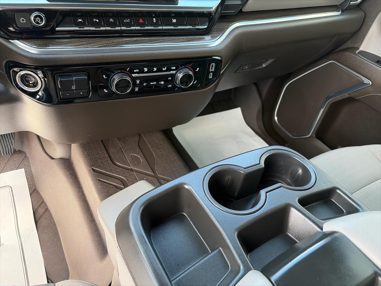 Chevrolet Silverado 1500 4WD Crew Cab 147" LT w/1LT 2023