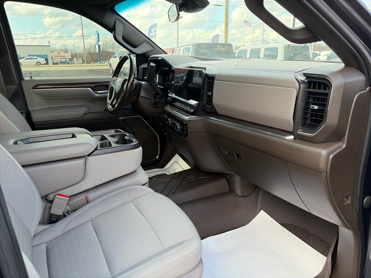 Chevrolet Silverado 1500 4WD Crew Cab 147" LT w/1LT 2023