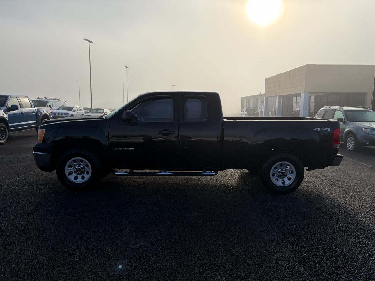 GMC Sierra 1500 4WD Ext Cab 143.5" Work Truck 2011