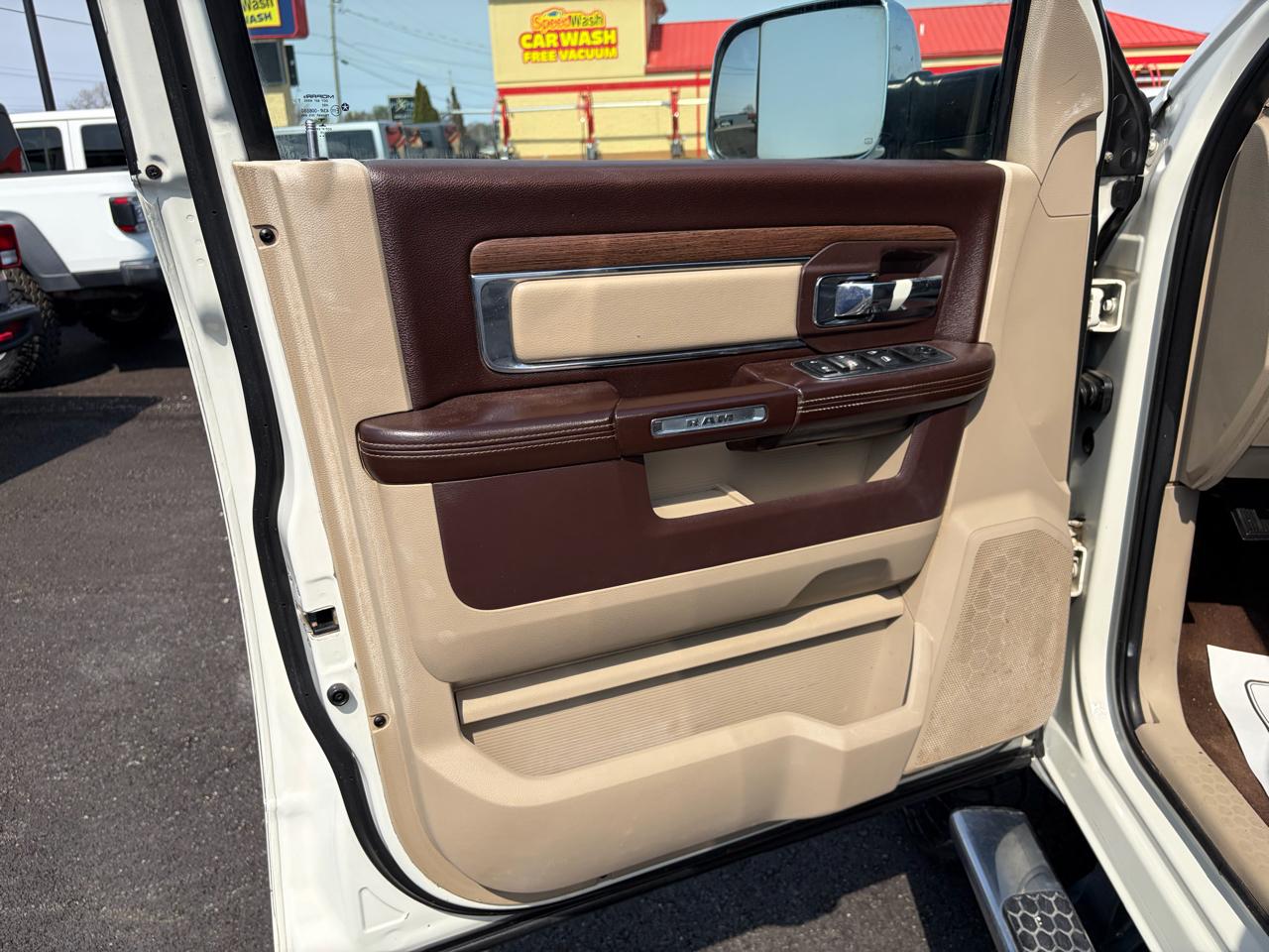 RAM 2500 4WD Crew Cab 149" Laramie 2016