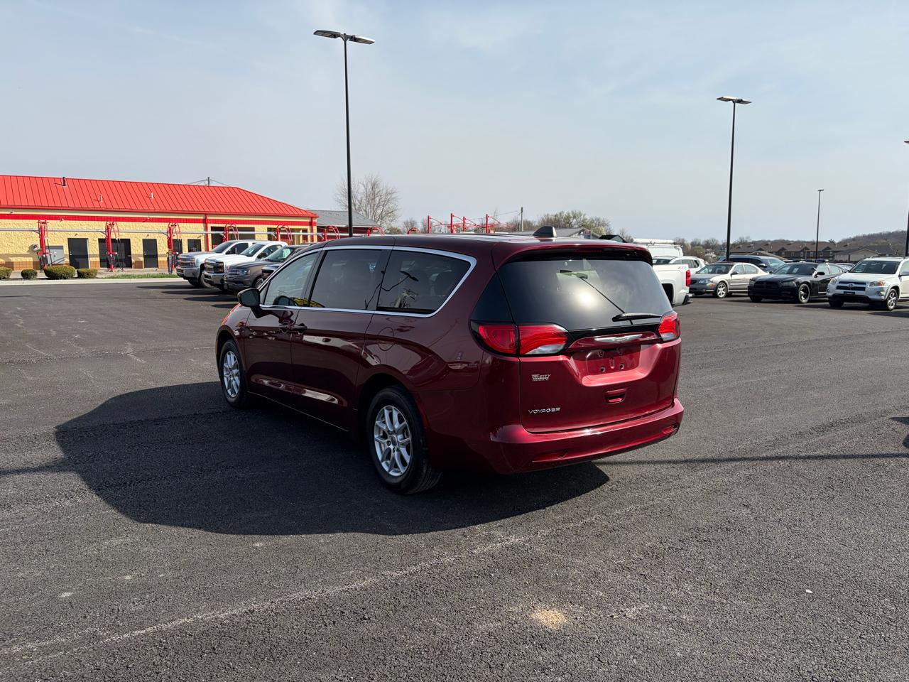 Chrysler Voyager LX FWD 2021