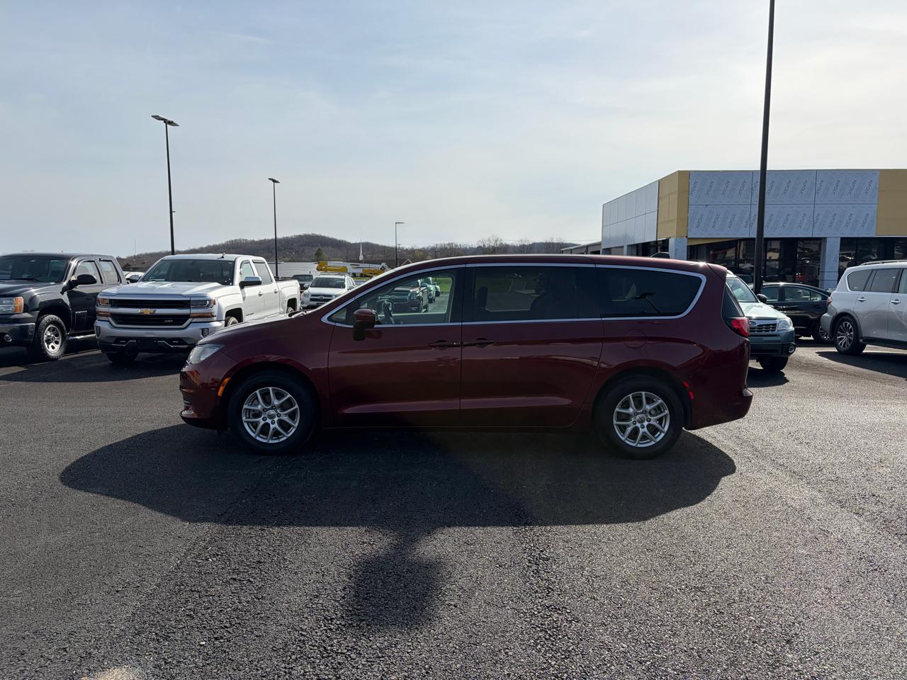 Chrysler Voyager LX FWD 2021