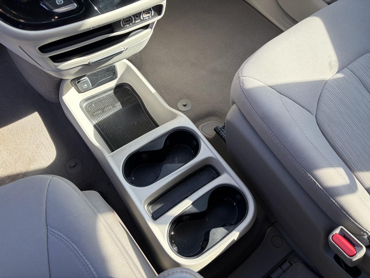 Chrysler Voyager LX FWD 2021