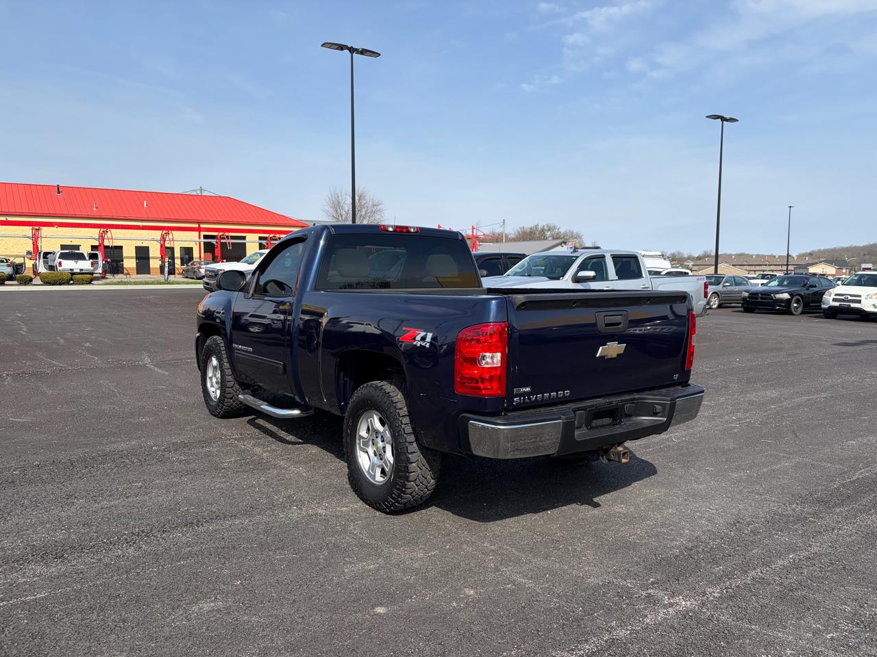 Chevrolet Silverado 1500 4WD Reg Cab 119.0" LT 2009