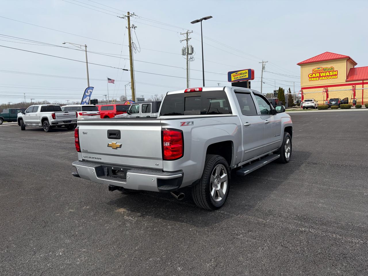 Chevrolet Silverado 1500 4WD Crew Cab 143.5" LT w/2LT 2017