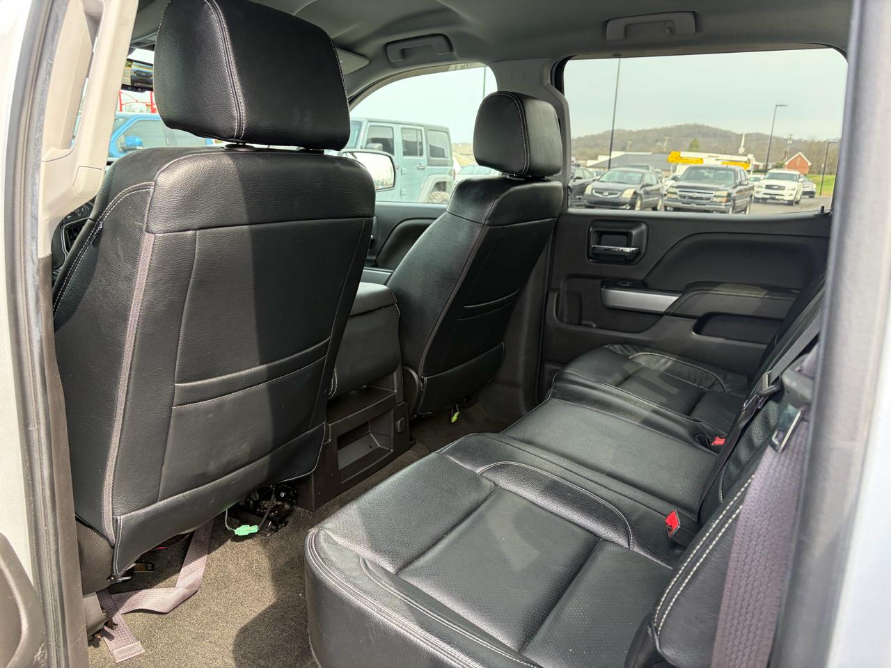 Chevrolet Silverado 1500 4WD Crew Cab 143.5" LT w/2LT 2017