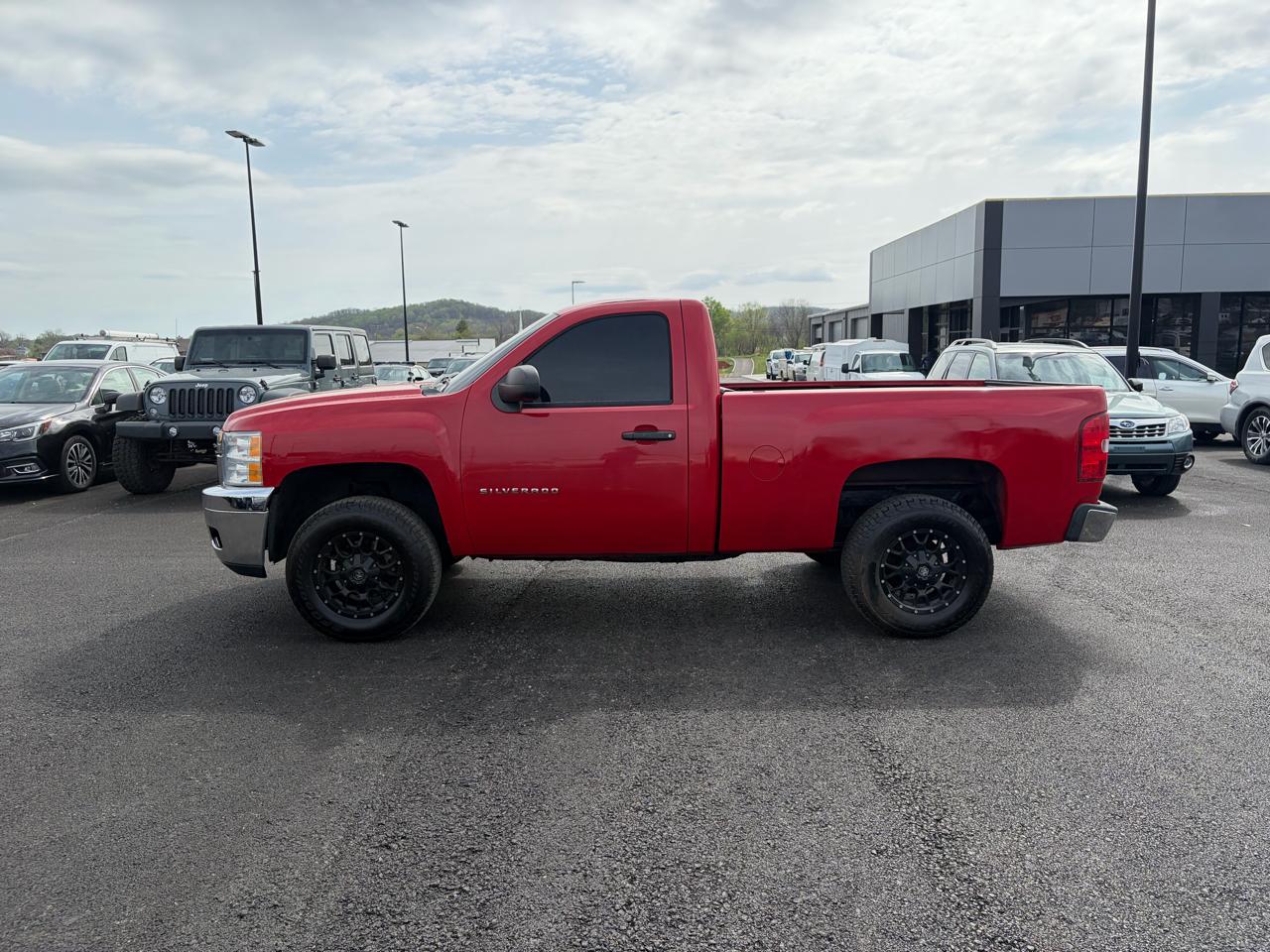 Chevrolet Silverado 1500 4WD Reg Cab 119.0" Work Truck 2013