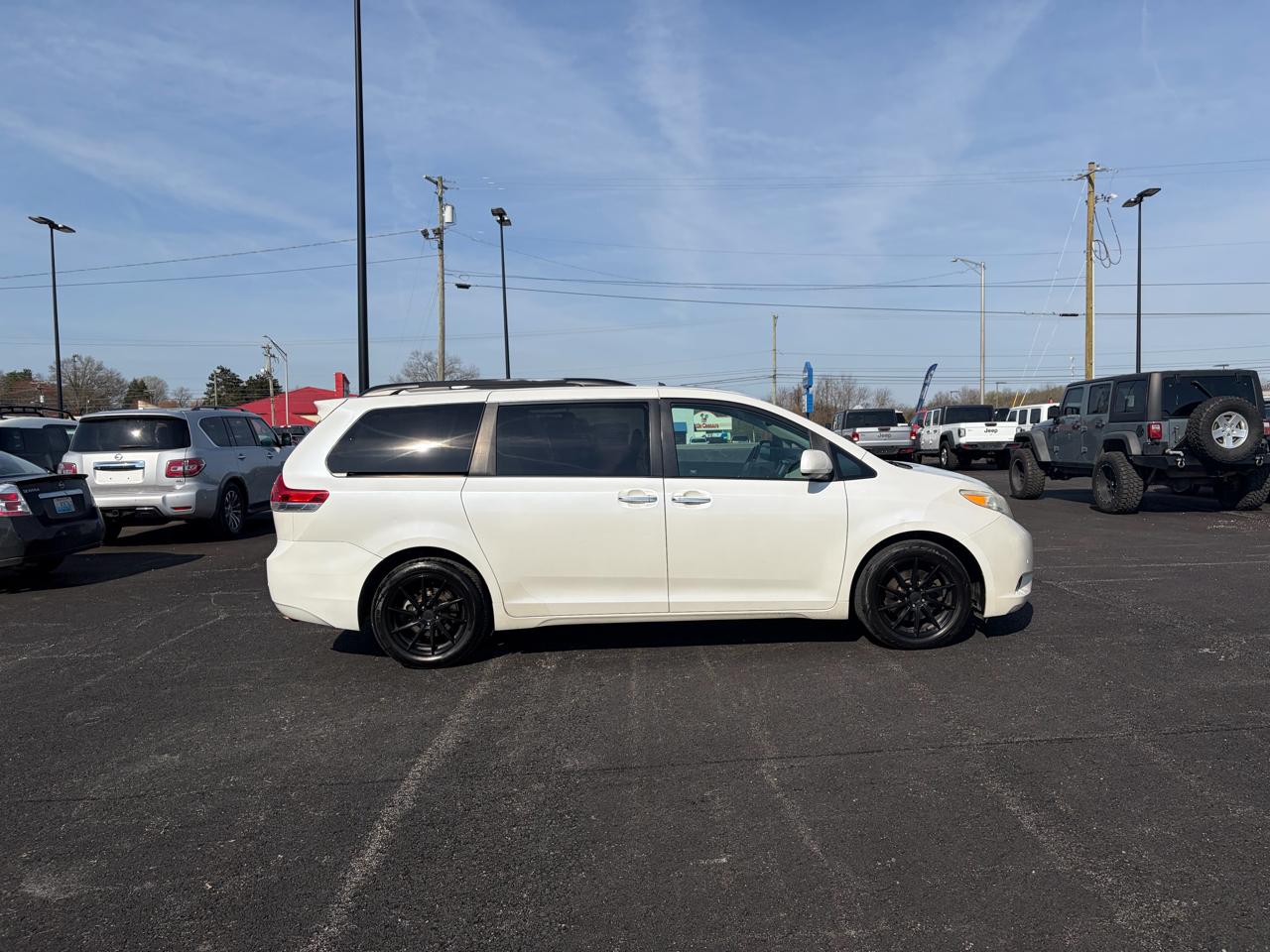 Toyota Sienna 5dr 7-Pass Van V6 XLE AWD (Natl) 2012