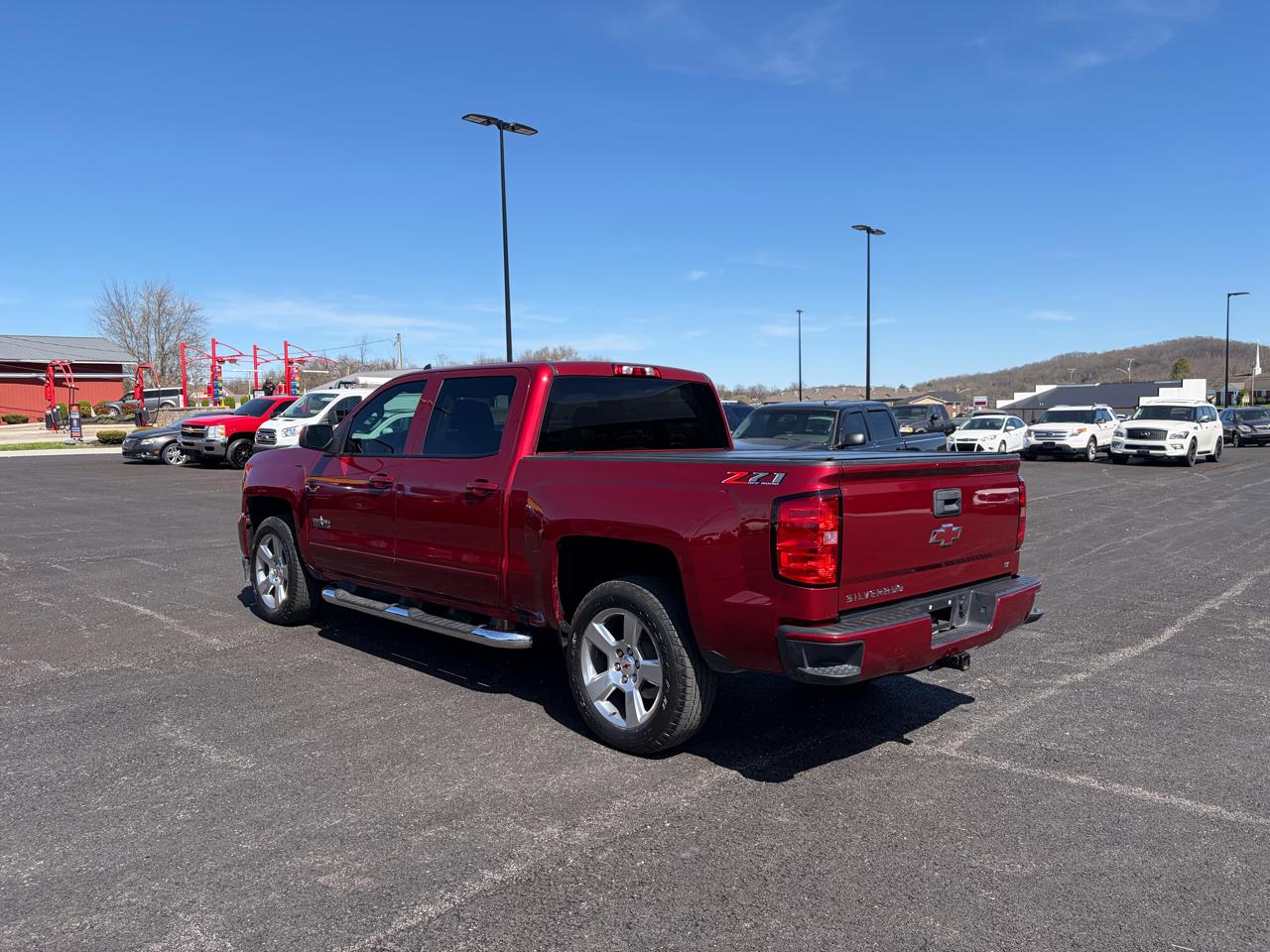 Chevrolet Silverado 1500 4WD Crew Cab 143.5" LT w/2LT 2018
