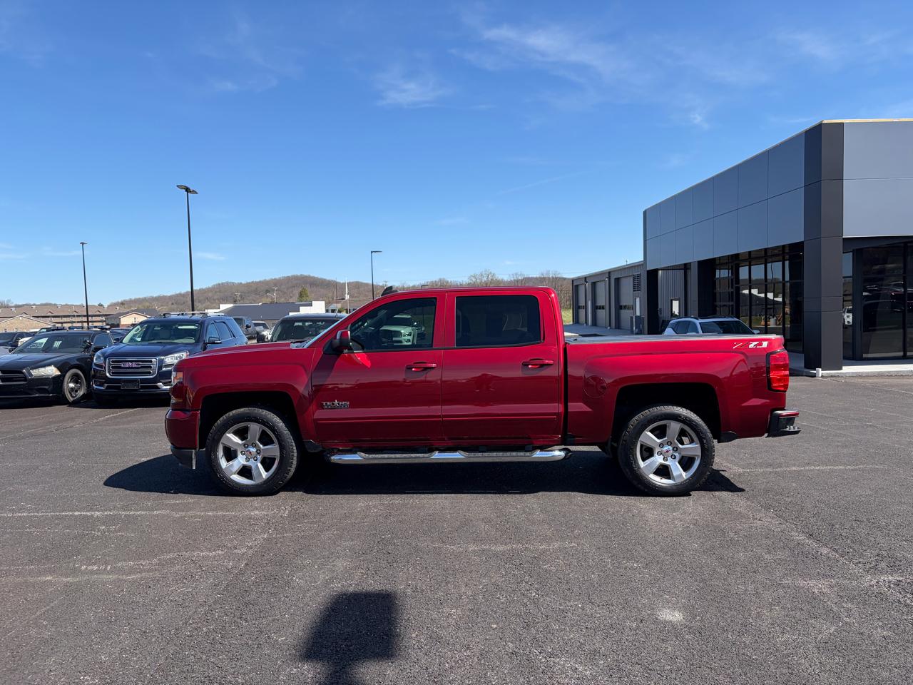 Chevrolet Silverado 1500 4WD Crew Cab 143.5" LT w/2LT 2018